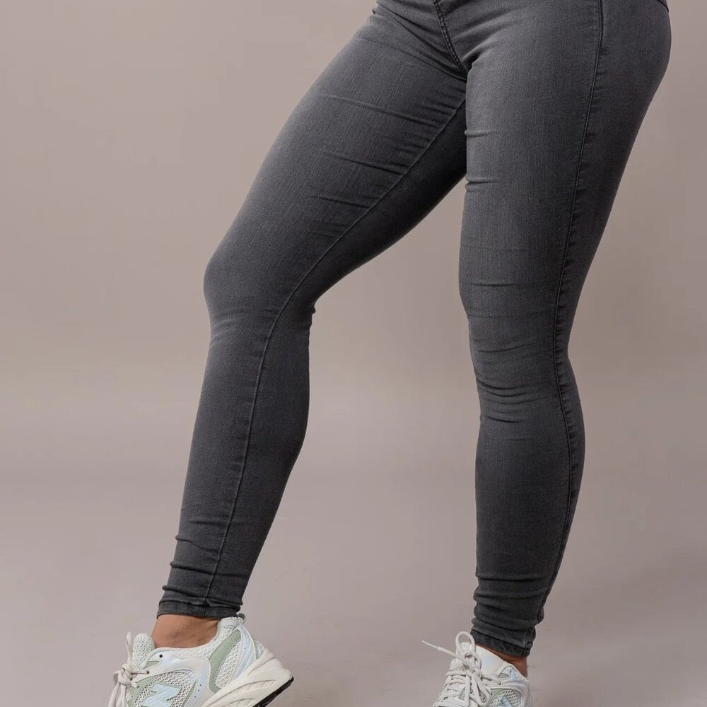 Womens Contour V2 High Waisted Fitjeans - Grey - L